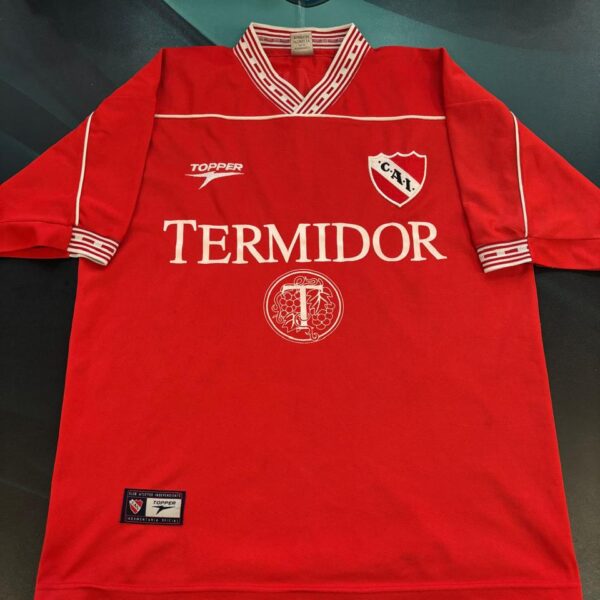 Camiseta de Independiente 1999 2 nro pintura talle 40 (M)