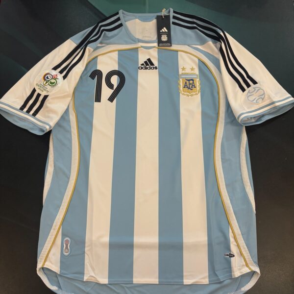 Camiseta de la selección Argentina reedición 2006 19 Messi talle M