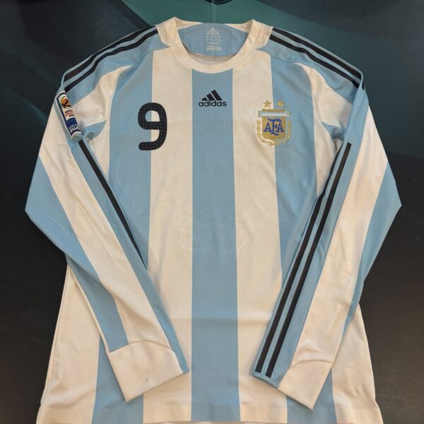 Camiseta mangas largas de la selección Argentina Formotion 9 Milito eliminatorias Sudáfrica 2010 talle L