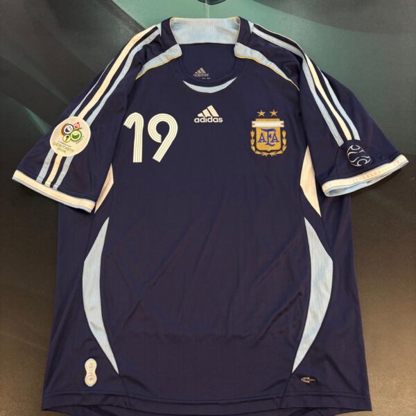Camiseta alternativa de la selección Argentina 2006 19 Messi talle M