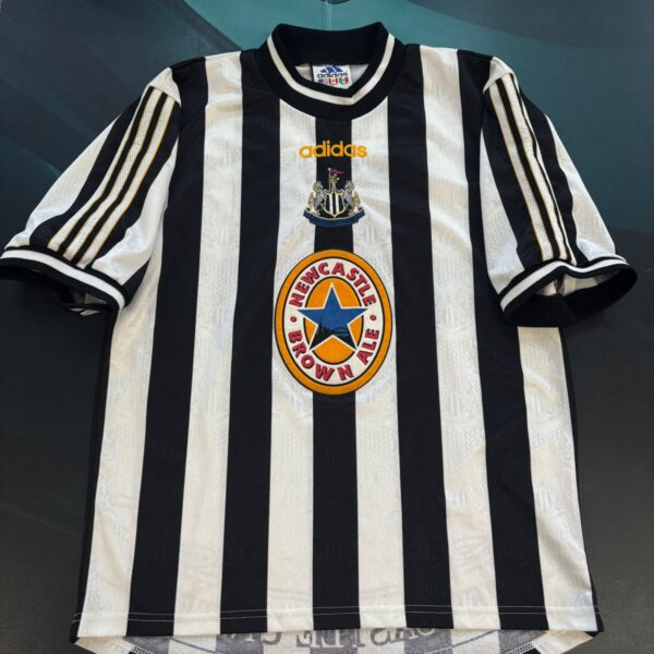 Camiseta del Newcastle 1997 1999 9 Shearer talle M