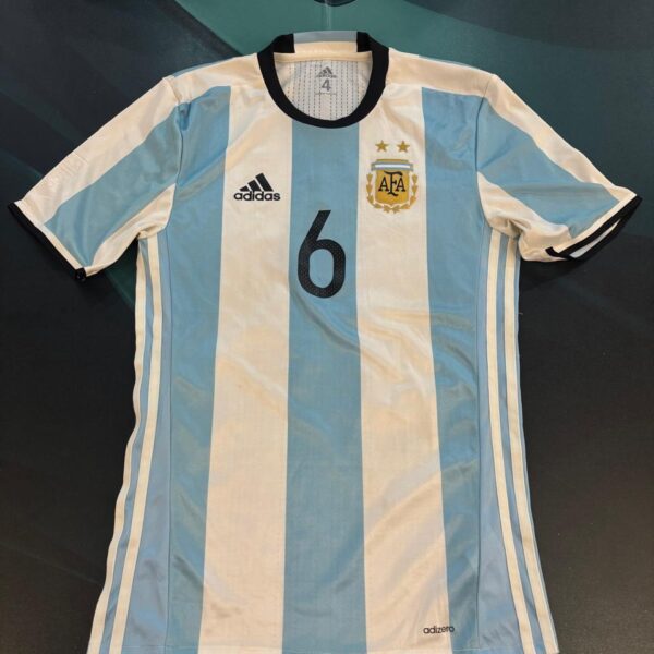 Camiseta de la selección Argentina  6 Pizarro talle 4
