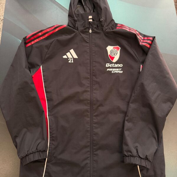 Campera rompevientos River Plate núm 21 talle M