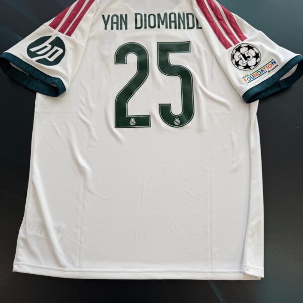 Camiseta titular Real Madrid 2026 versión de tienda de Champions talle XL 25 Yan Diomande