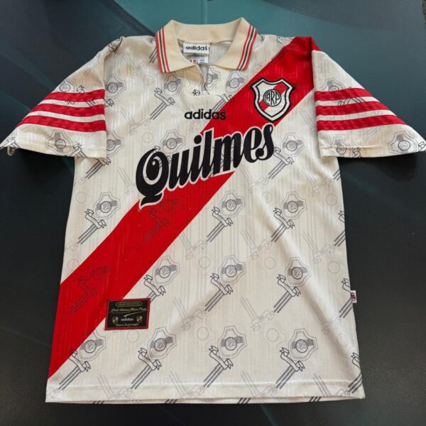 Camiseta de River Plate 1997 8 talle 1