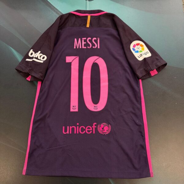 Camiseta alternativa del Barcelona versión jugador 2016 10 Messi talle M