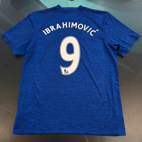 Camiseta alternativa del Manchester United 9 Ibrahimovic talle L