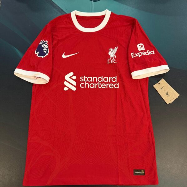 Camiseta del Liverpool 2023/24 versión jugador 10 Mac Allister talle M