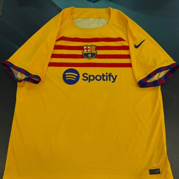 Camiseta alternativa del Barcelona 27 Lamine Yamal talle XXL