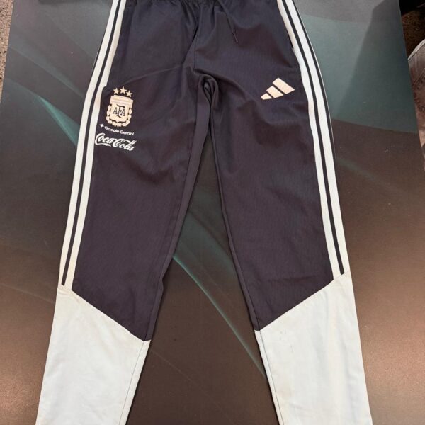 Pantalón de concentración de la selección Argentina talle M