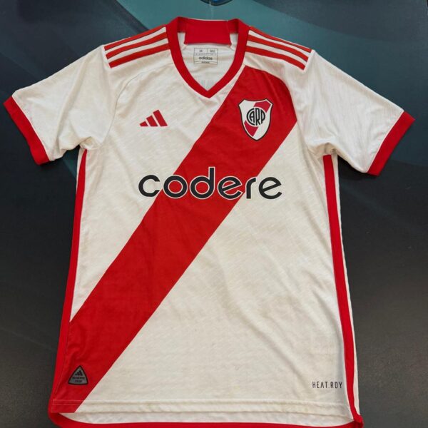Camiseta de River Plate versión jugador 30 Mastantuono talle M