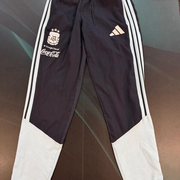 Pantalón largo de la selección Argentina 2026 talle M