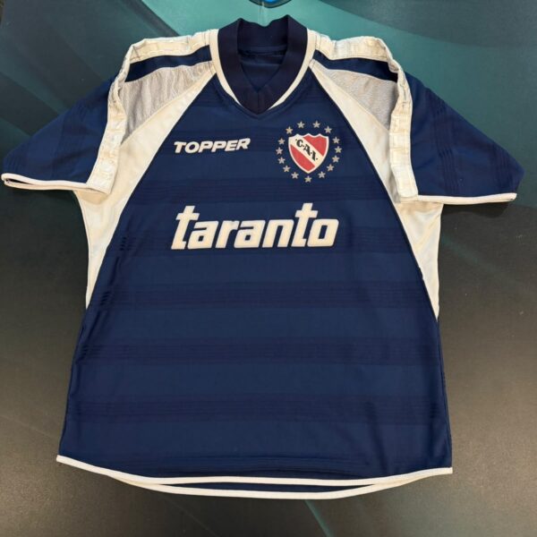 Camiseta alternativa de Independiente 6 Milito talle S
