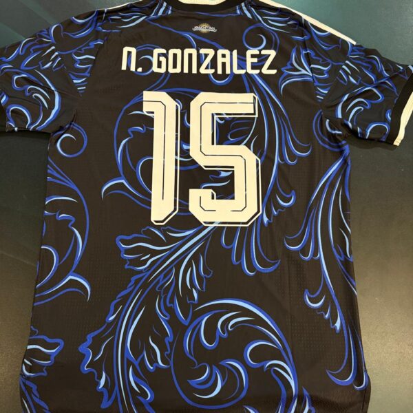 Camiseta suplente Selección Argentina versión de juego talle L Nico González